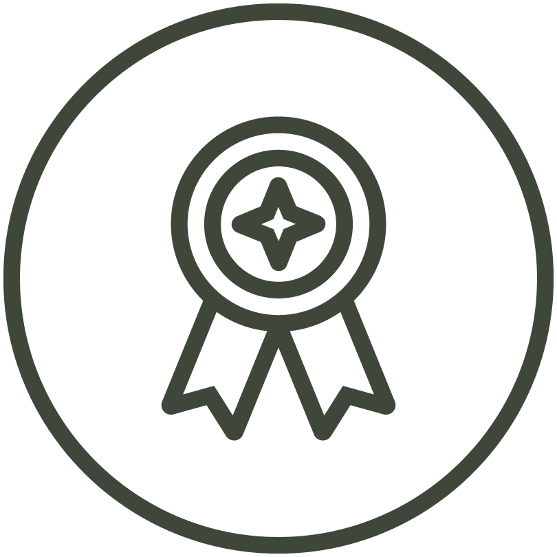 Fiberon Novus decking durability icon displaying a shield emblem, representing advanced surface protection and long-term performance.